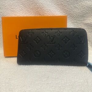 New Fashion Inspired Item (Wallet)